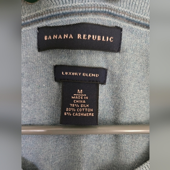 Banana Republic Men's Blue Cashmere Sweater Size Medium - Picture 4 of 6